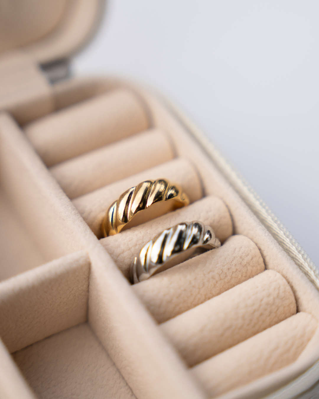 Mini croissant ring