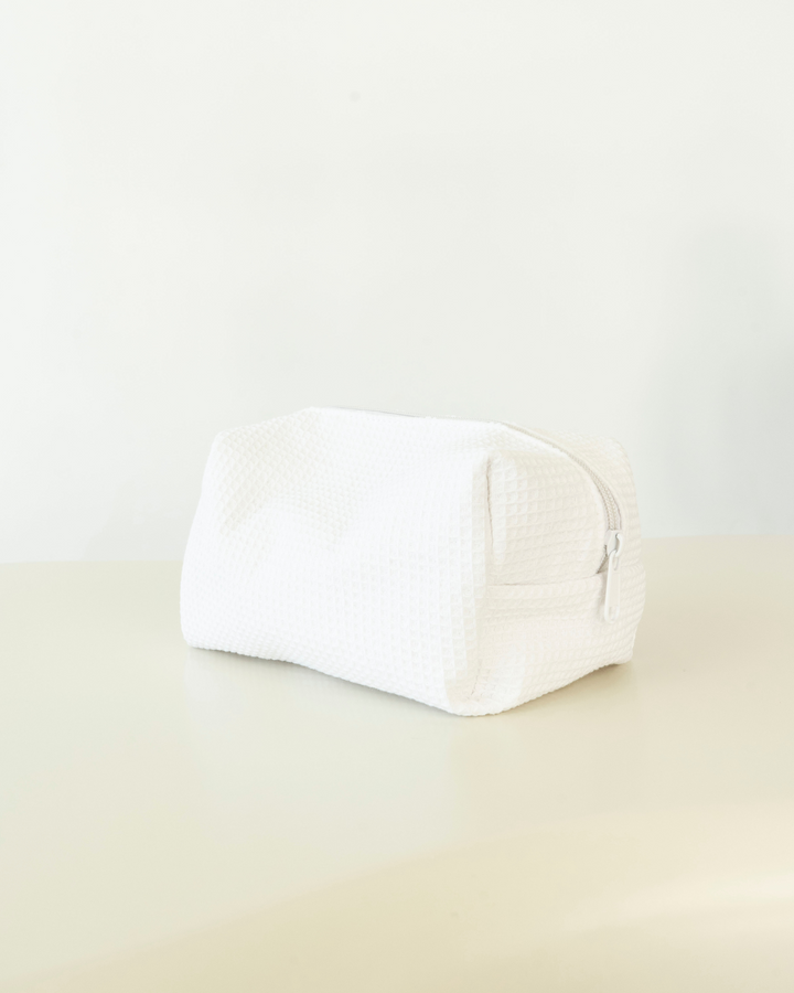 Makeup bag blanche