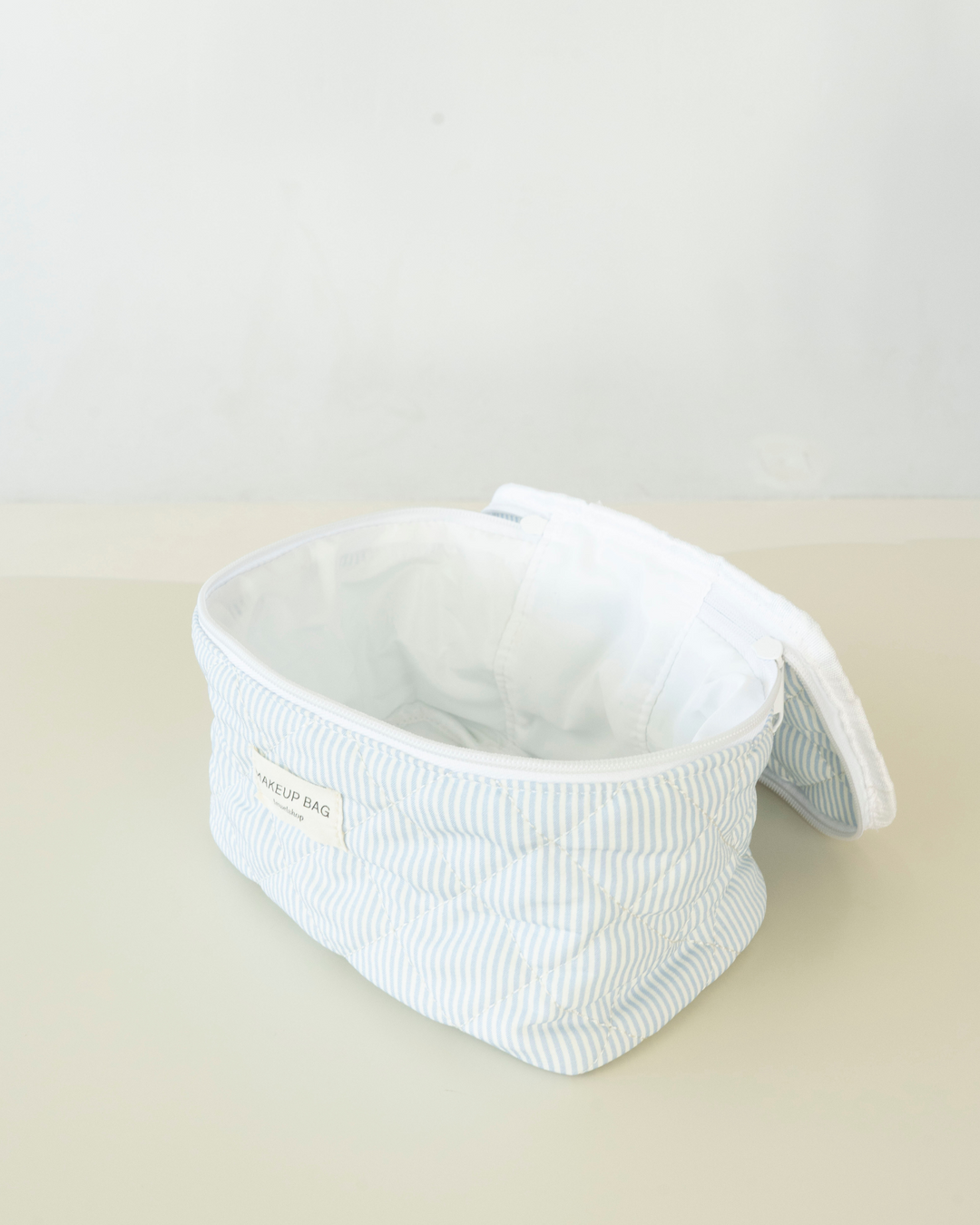 Makeup bag baby blue XL