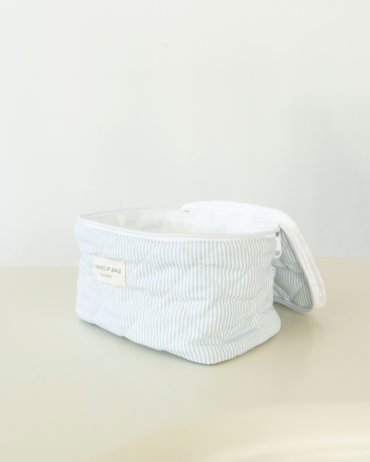 Makeup bag baby blue XL