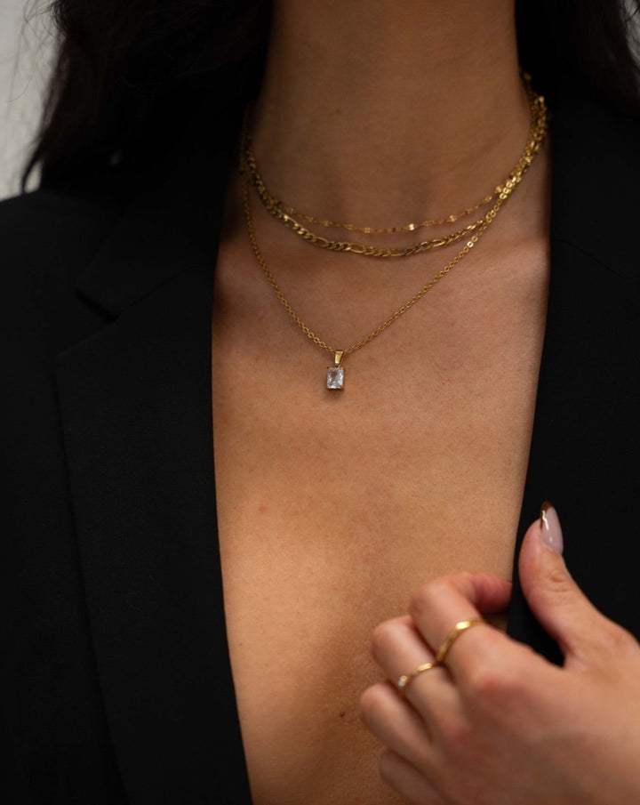 Huggie chain