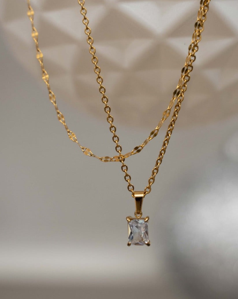 Huggie chain