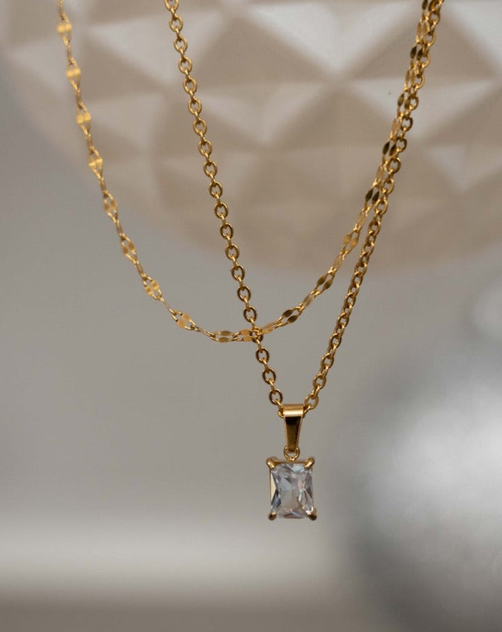 Huggie chain