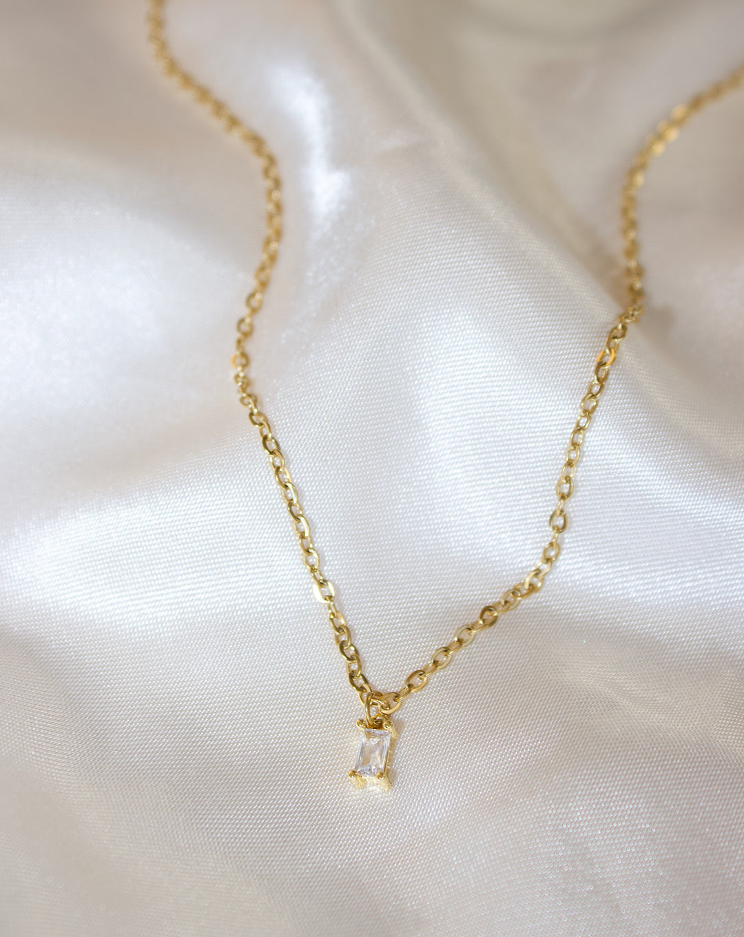 Huggie chain