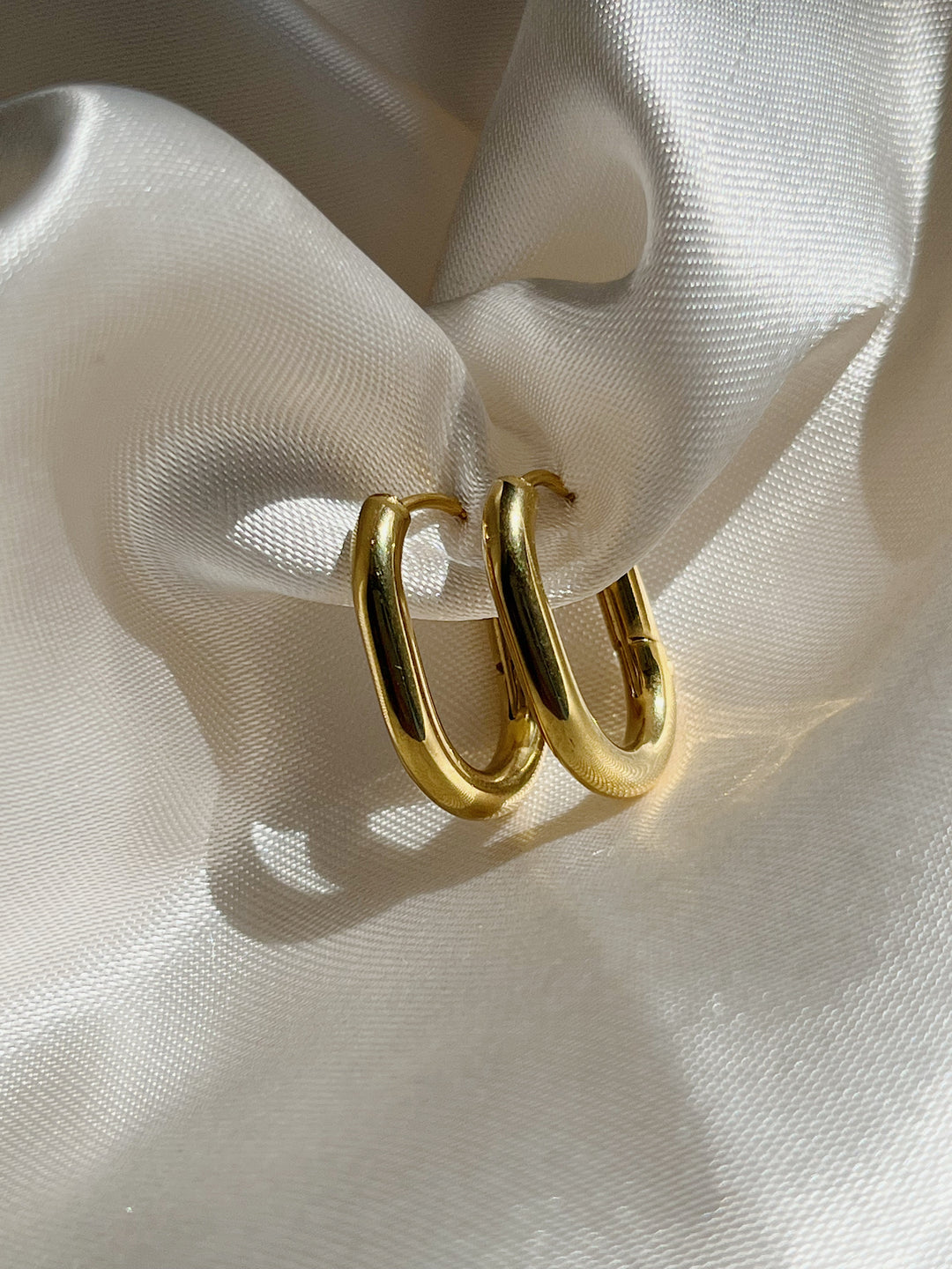 Oval Hoops