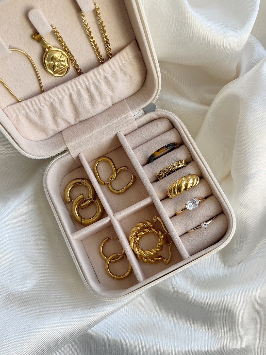 Jewelry box