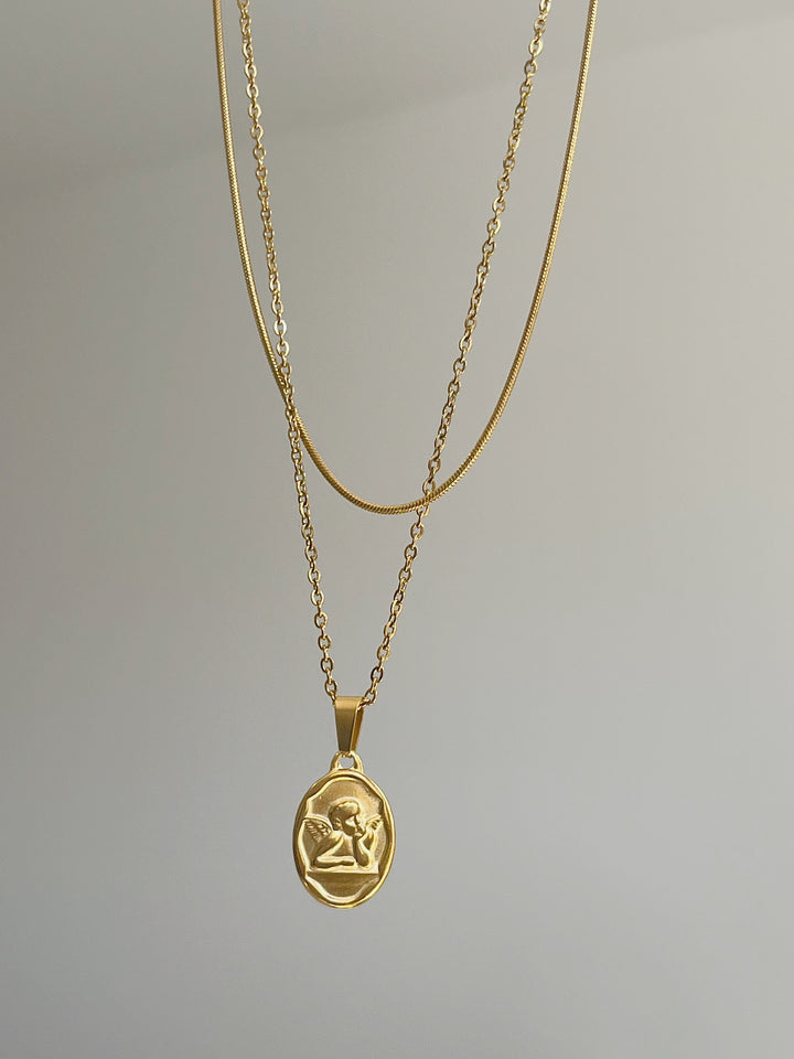 Minimalist Chain