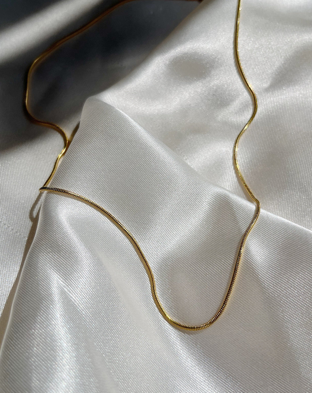 Minimalist Chain