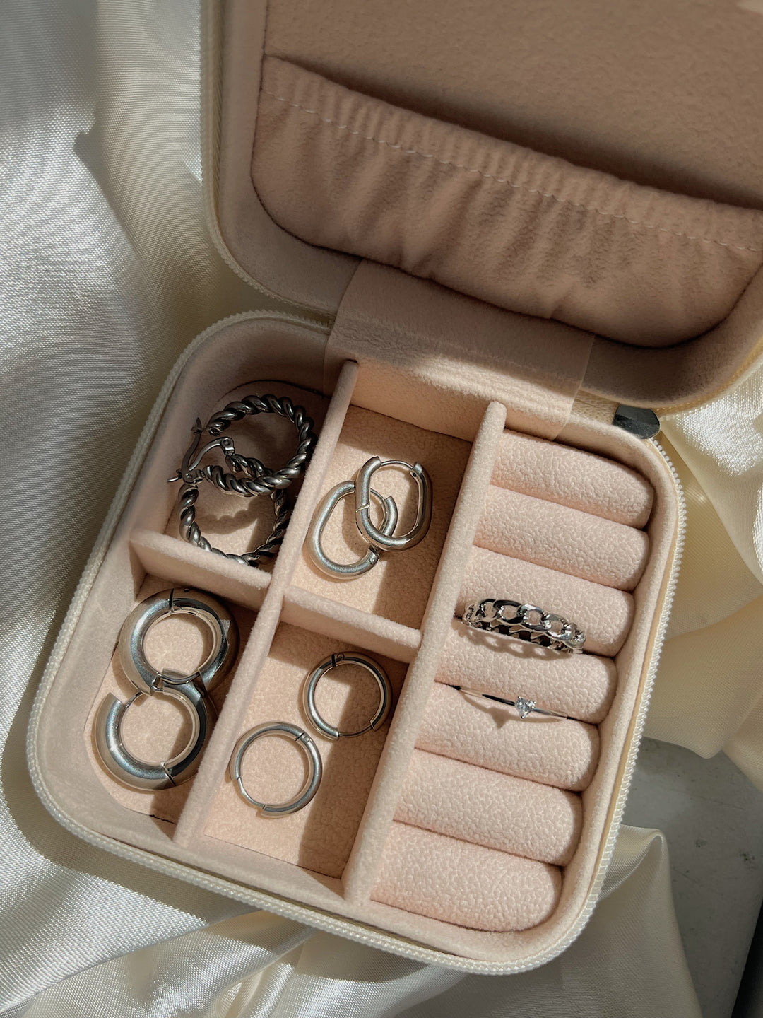 Jewelry box