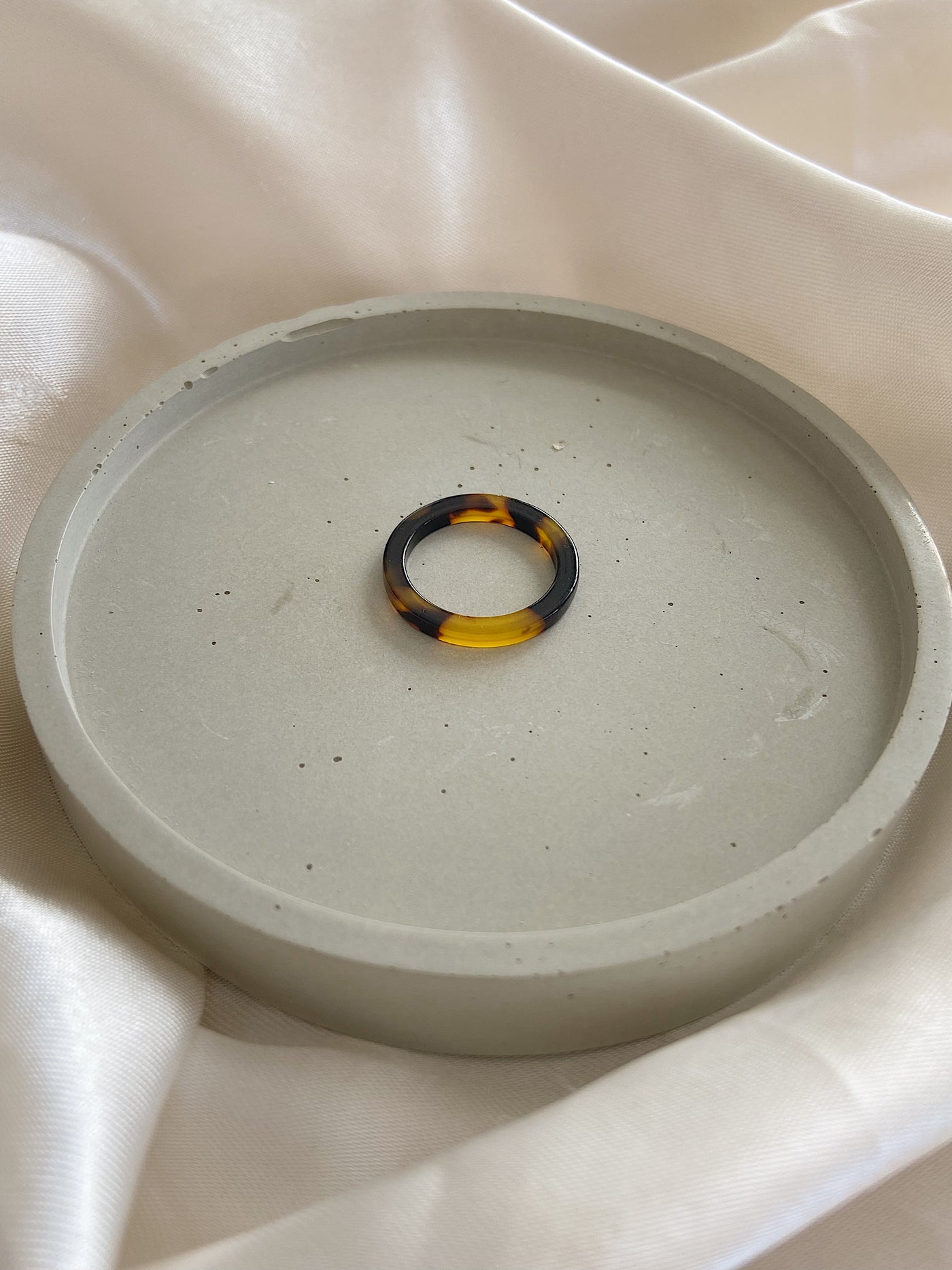Minimalist thin ring